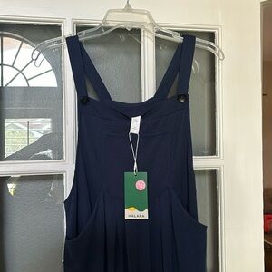 Halara adjustable strap,multiple pockets, waffle jogger overalls